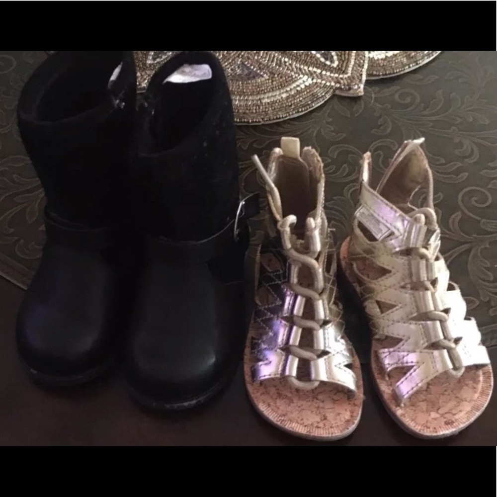 Toddler shoes !!